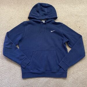 Nike Team Club Pullover Hoodie embroidered swoosh size medium men EUC